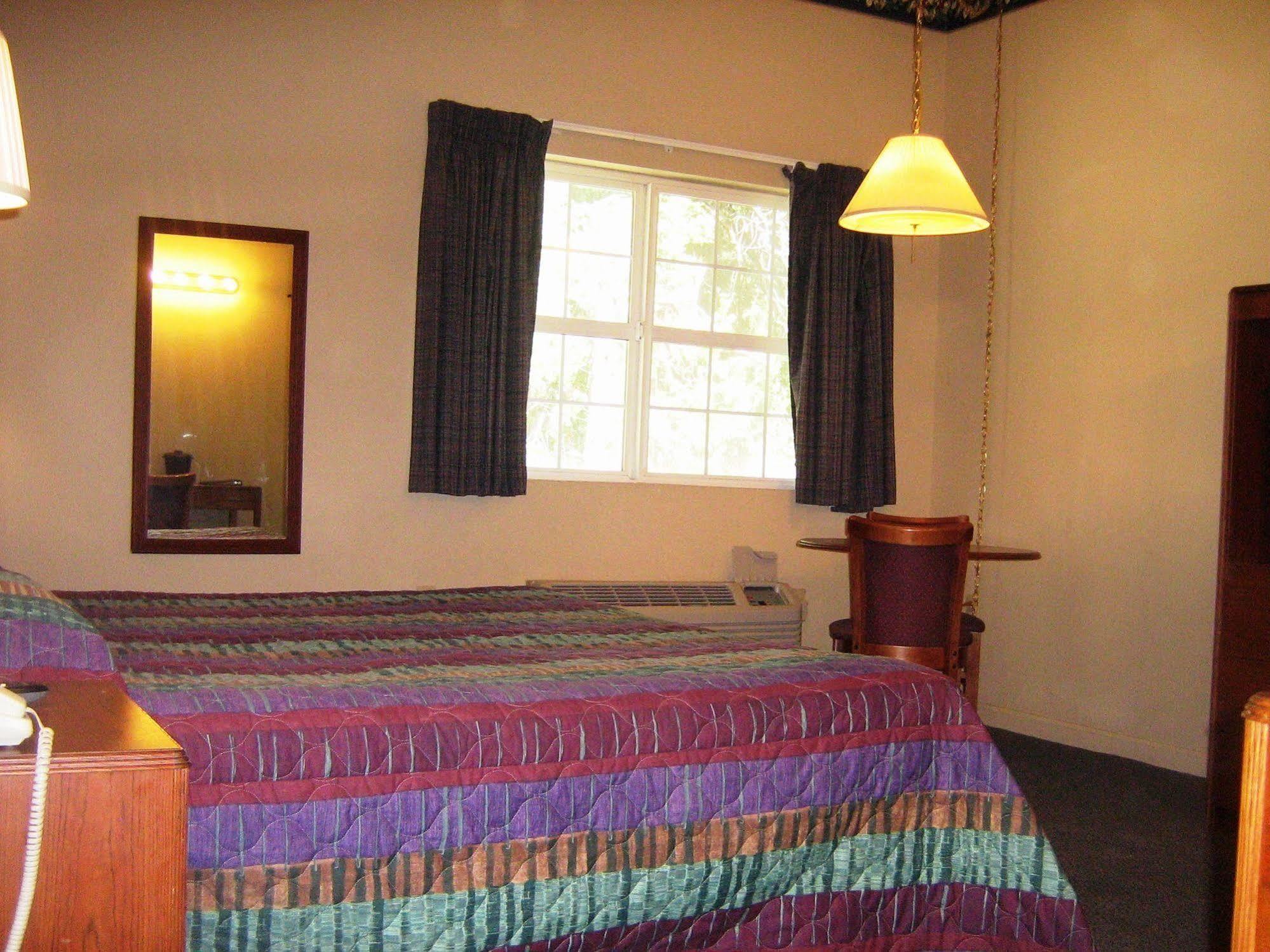 Westhaven Inn Pollock Pines Exterior photo